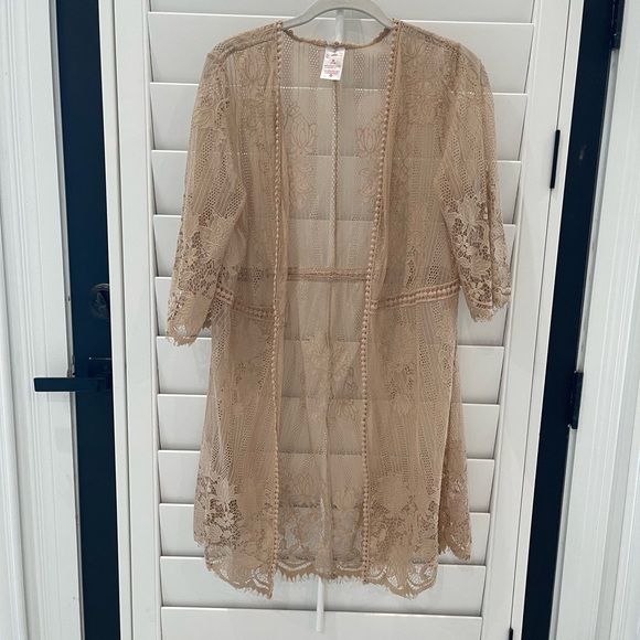 No Boundaries Other - No Boundaries Tan Lace‎ Robe Intimates sherr lace size M